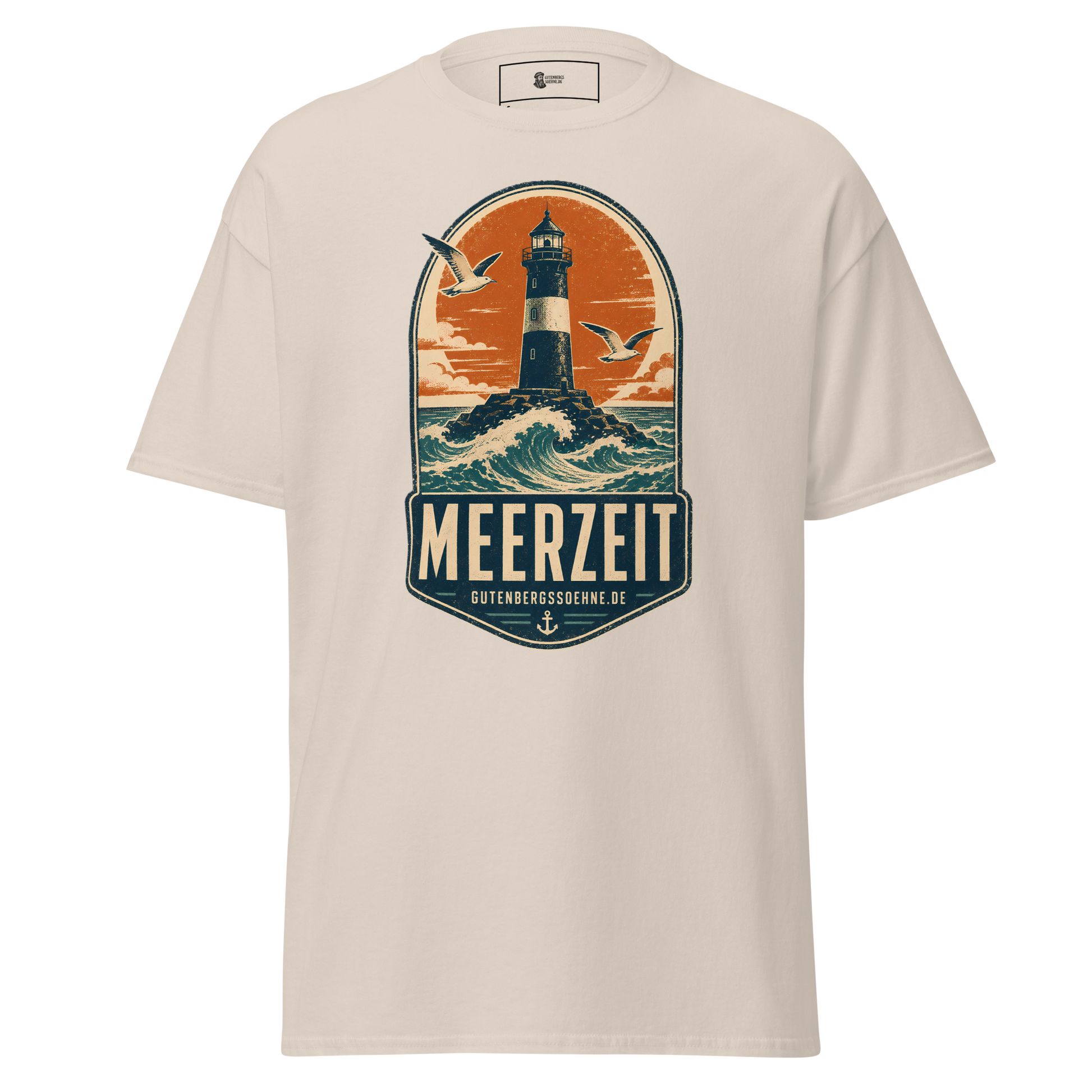 Nostalgisches Meerzeit-Motiv auf klassischem Baumwoll-T-Shirt