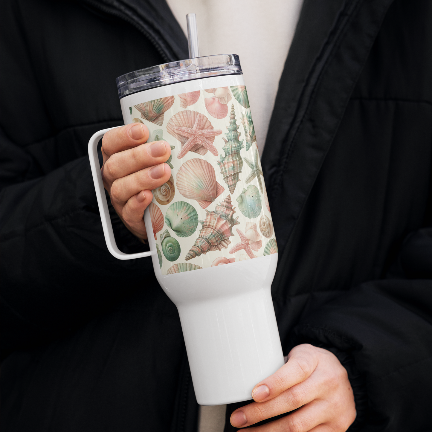 Reisebecher mit Griff – Muscheldesign | Stilvoll unterwegs, egal wohin 🌀